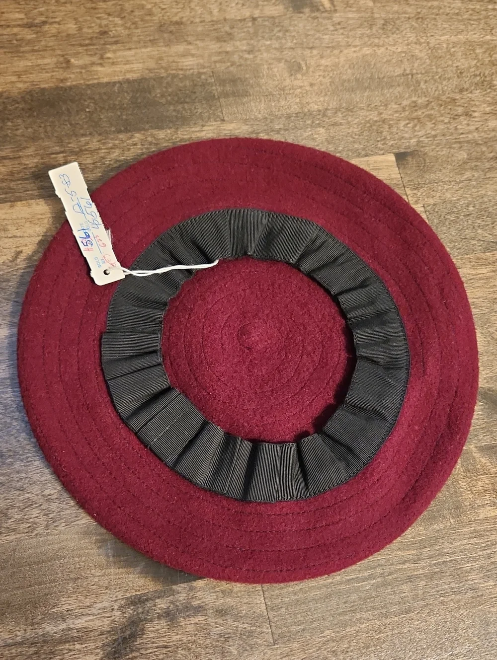 CHANEL Vintage Beret Deep Burgundy 80% Wool / 20% Cotton